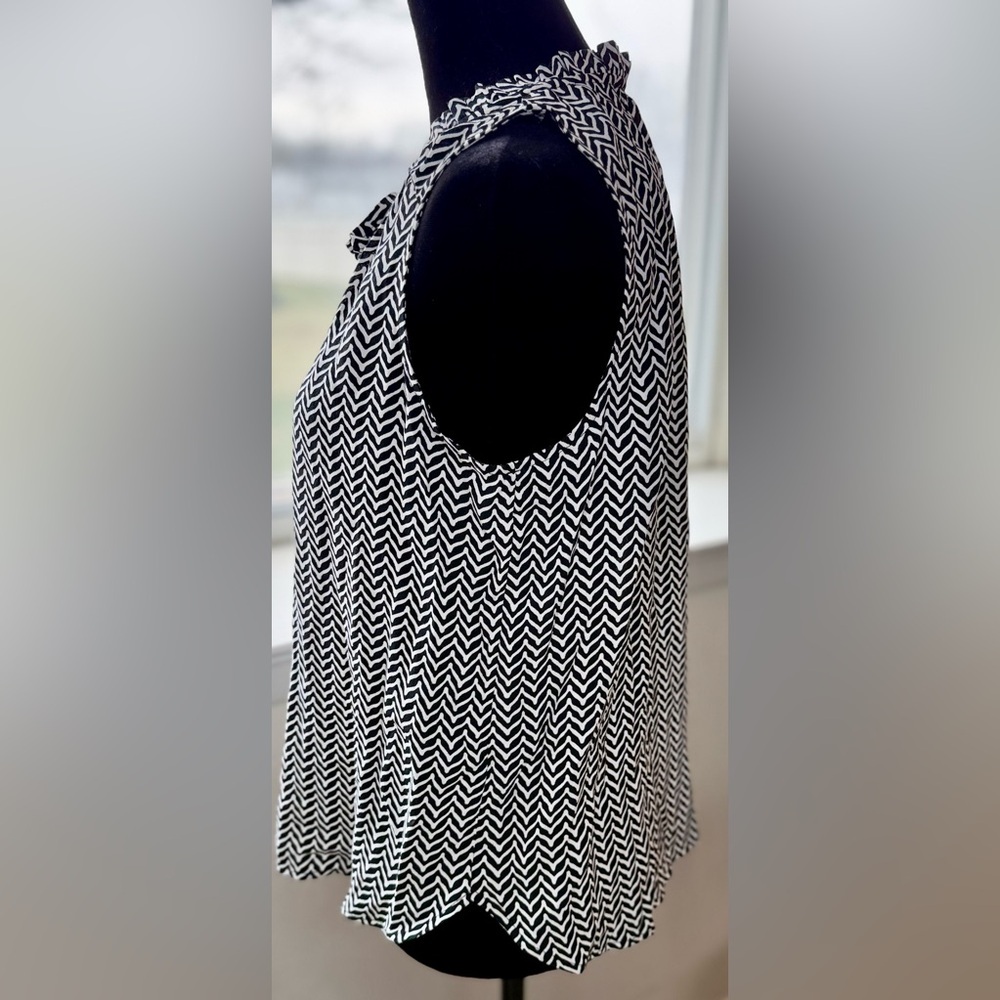 NWT Talbots black white chevron sleeveless ruffle neck preppy casual blouse S - Picture 3 of 9